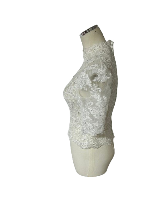 可憐な花刺繍のトップス ビーズ キラキラスパンコール  半袖 くるみボタン 花嫁 2枚目の画像