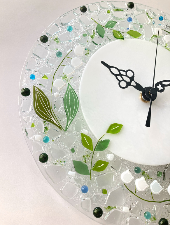 結婚お祝い・引っ越しお祝いにも♪【オーダー制作】ガラスの壁掛け時計（スズラン）電波時計に変更可 K1589562614(12100円)