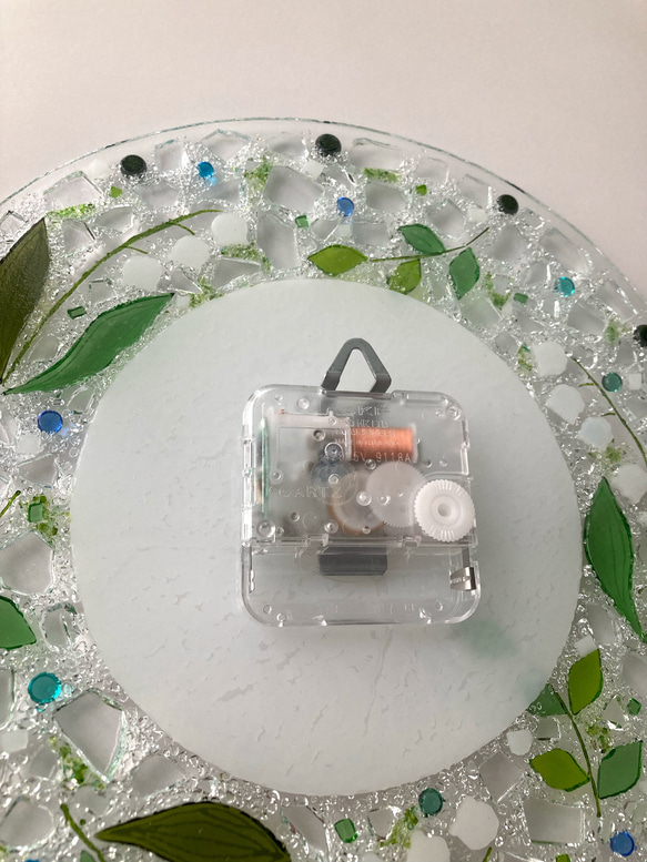 結婚お祝い・引っ越しお祝いにも♪【オーダー制作】ガラスの壁掛け時計（スズラン）電波時計に変更可 K1589562614(12100円)