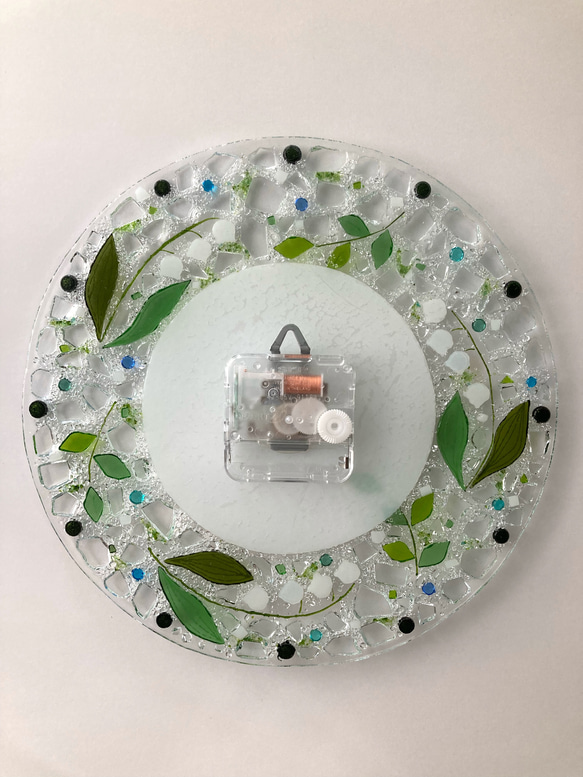 結婚お祝い・引っ越しお祝いにも♪【オーダー制作】ガラスの壁掛け時計（スズラン）電波時計に変更可 K1589562614(12100円)