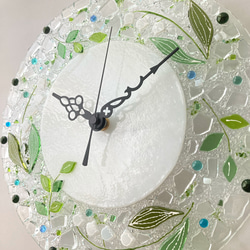 結婚お祝い・引っ越しお祝いにも♪【オーダー制作】ガラスの壁掛け時計（スズラン）電波時計に変更可 6枚目の画像