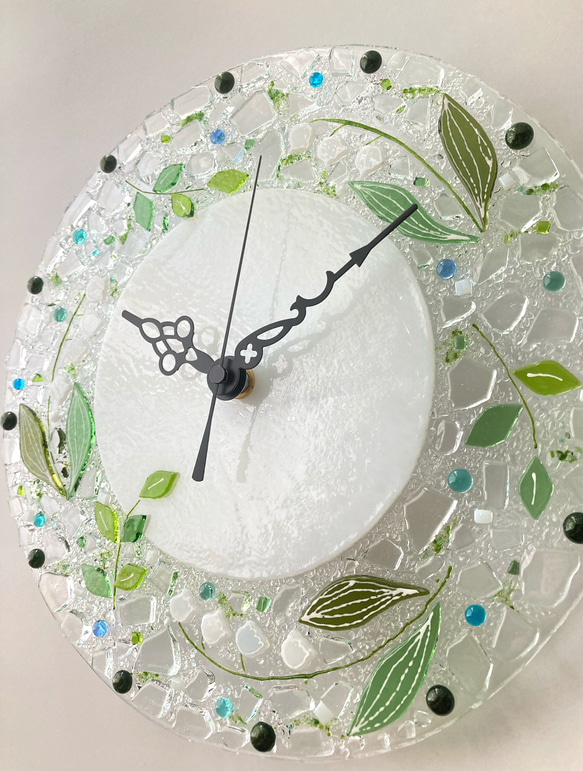 結婚お祝い・引っ越しお祝いにも♪【オーダー制作】ガラスの壁掛け時計（スズラン）電波時計に変更可 K1589562614(12100円)