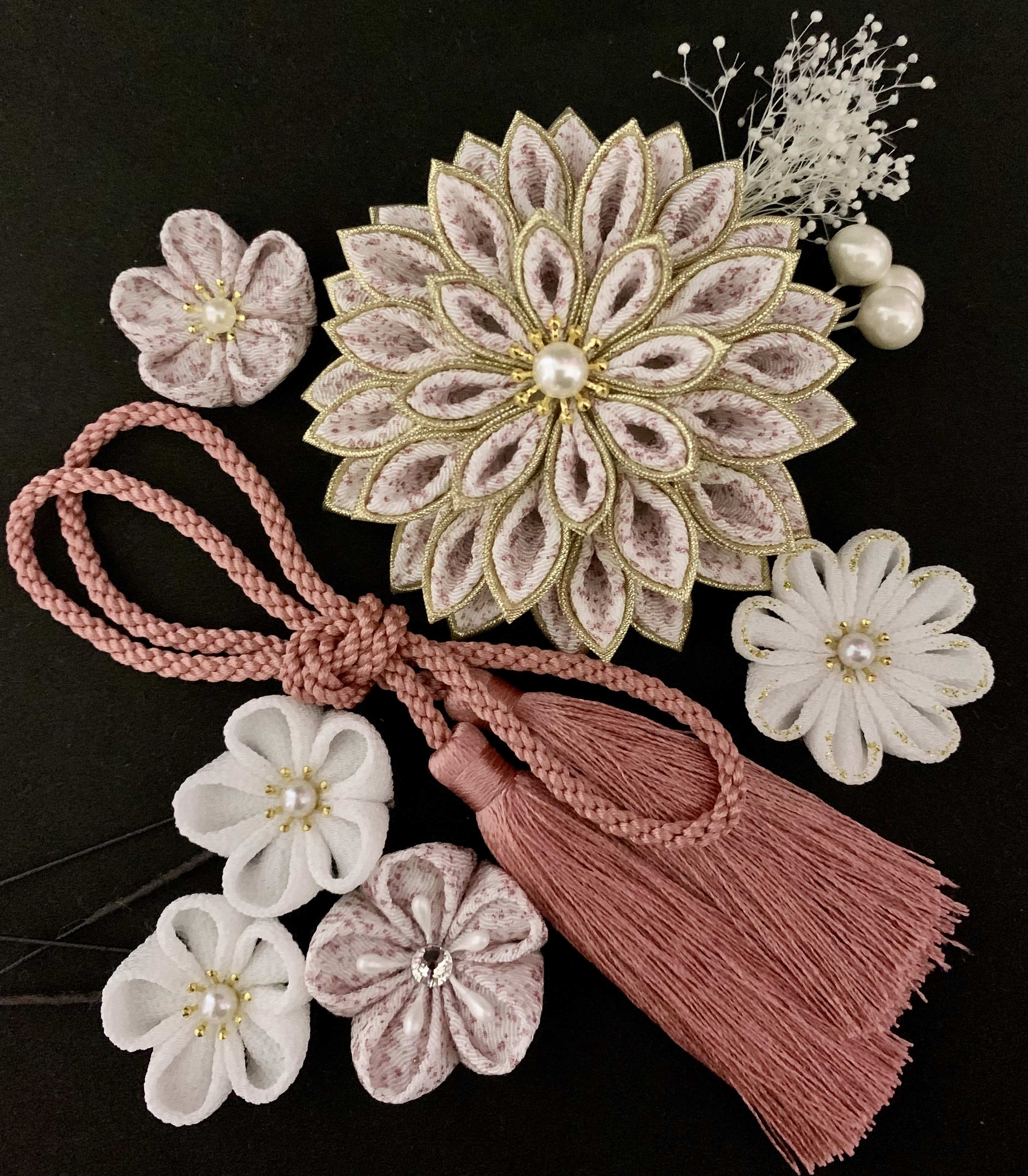 つまみ細工　ピンク　ゴールド