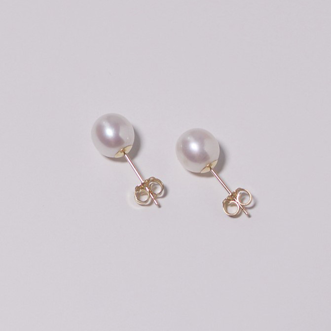 淡水ラウンドパールのピアス　　イヤリング　真珠　淡水真珠　6月誕生石 夏の誕生石