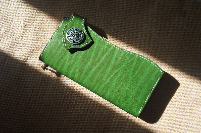 【プレミアムウォレット】【送料無料】ルガトショルダーのバイカーズウォレット【パロットグリーン】 革財布  プレミアム