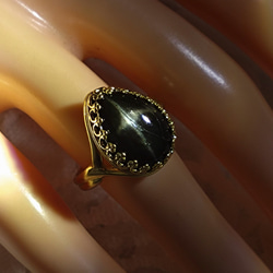 ブラックスター ダイオプサイド ・・雫の ring （ゴールドカラーリング・フリーサイズ） 1枚目の画像