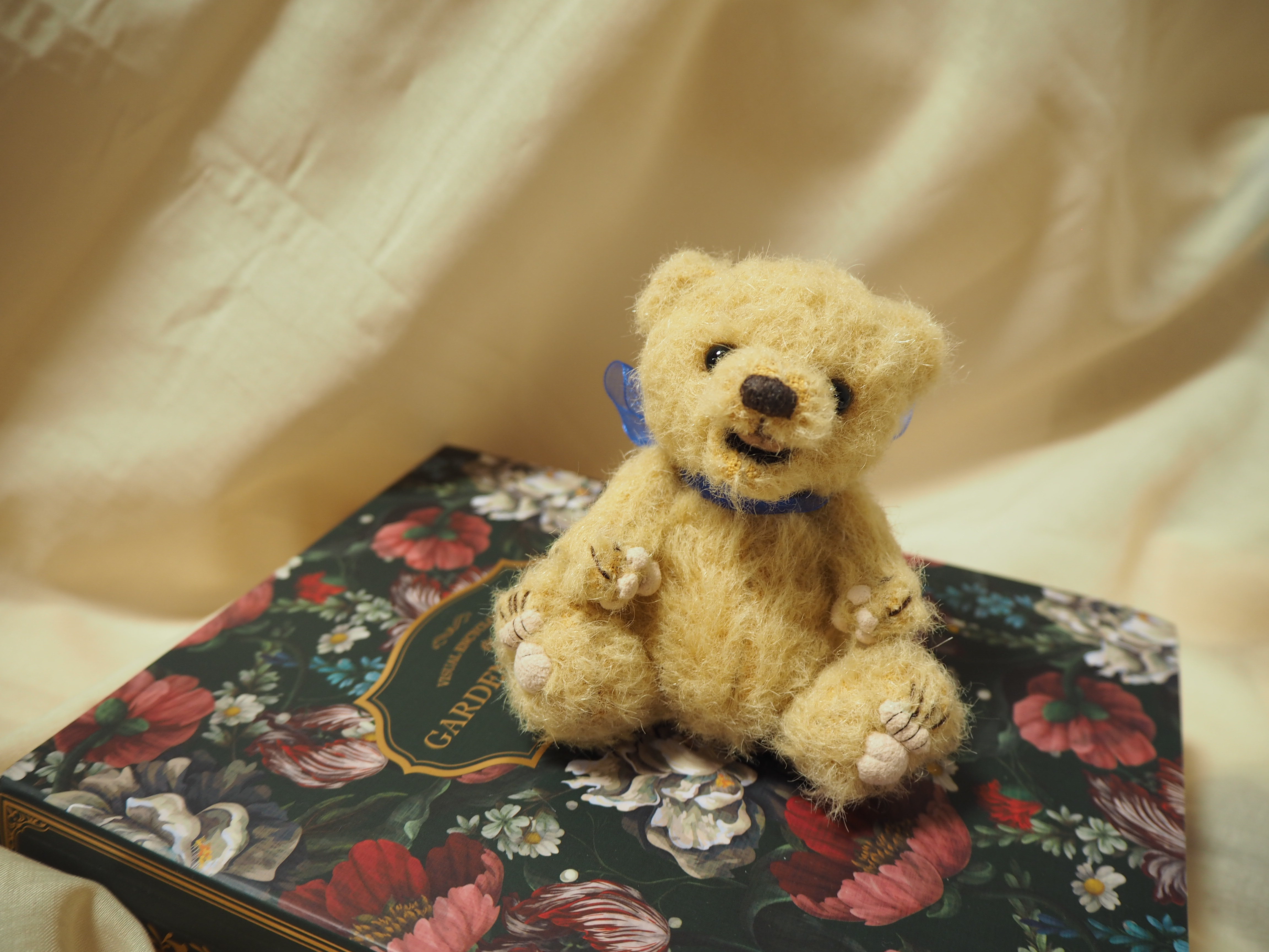 蜂蜜が大好きなハニーベア テディベア アーティストベア 海外作家様