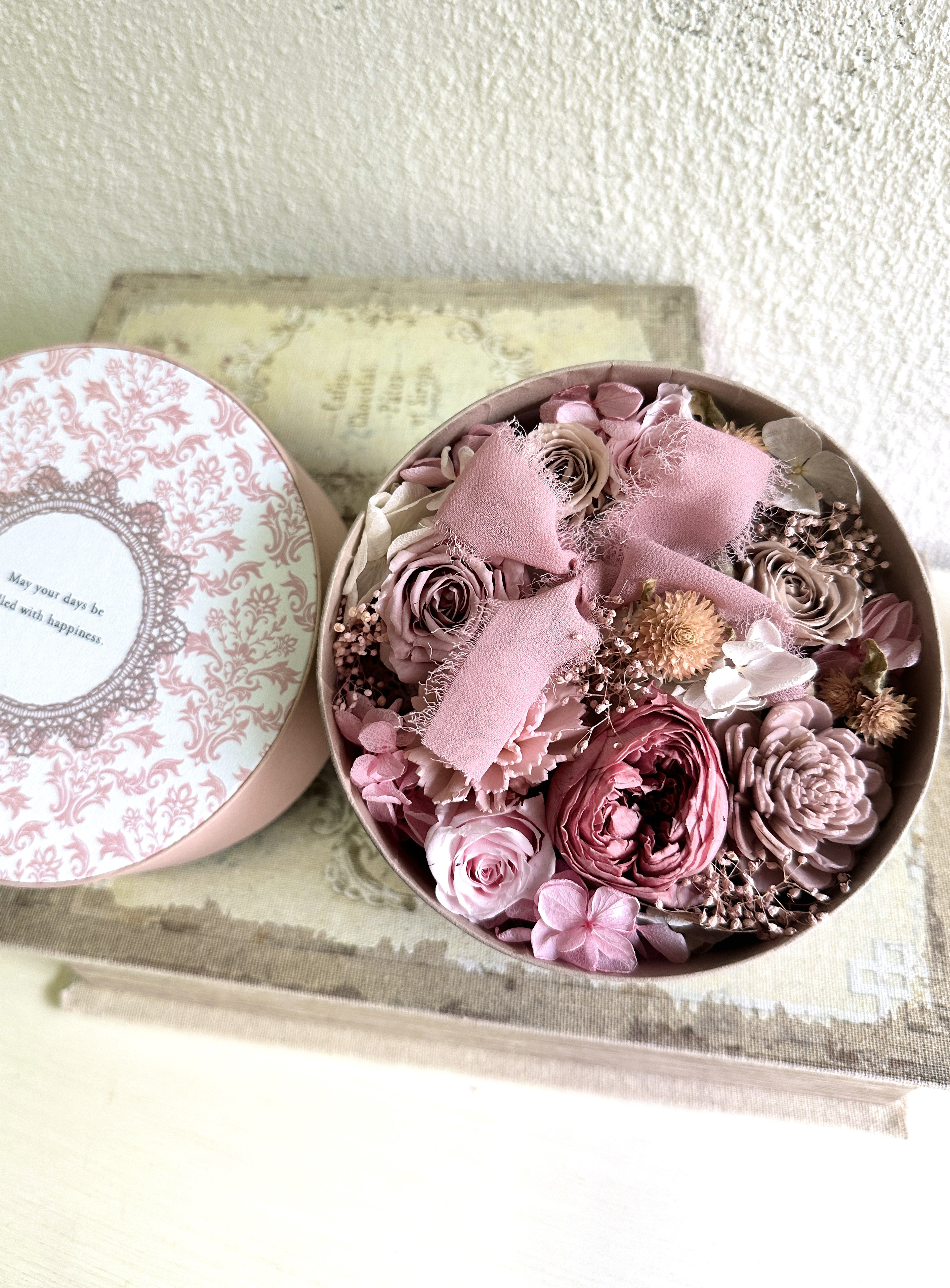 くすみピンクのプリザーブドフラワーボックス・サークル