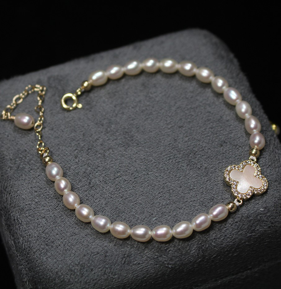 淡水パールのブレスレット バングル　真珠　淡水真珠 パール 　6月誕生石　夏の誕生石