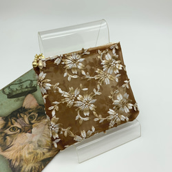 ミニセミシースルーなポーチ　小花ぼかし刺繍糸のハードメッシュ　茶色　小　505 1枚目の画像