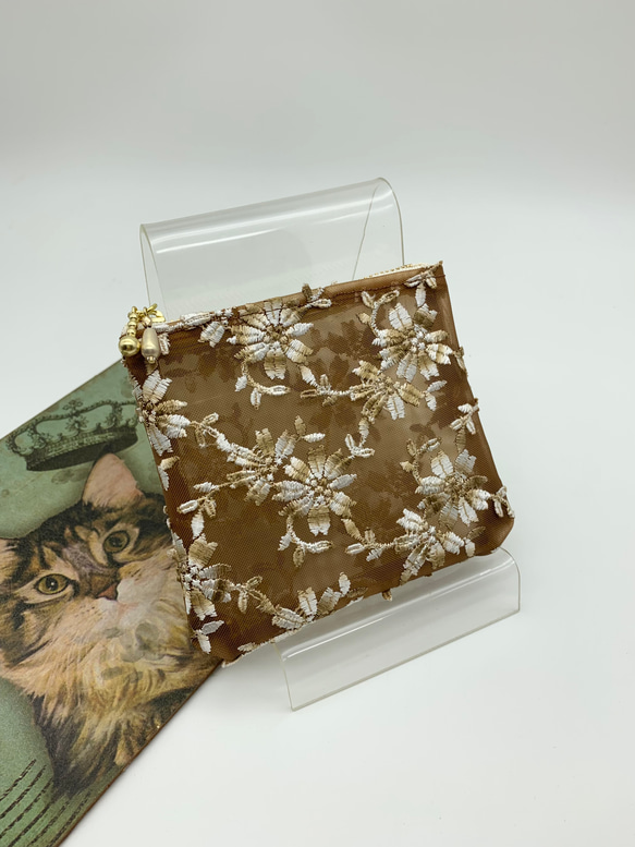 ミニセミシースルーなポーチ　小花ぼかし刺繍糸のハードメッシュ　茶色　小　505 1枚目の画像
