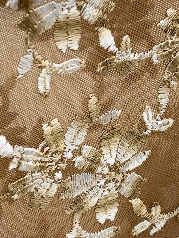 ミニセミシースルーなポーチ　小花ぼかし刺繍糸のハードメッシュ　茶色　小　505 4枚目の画像