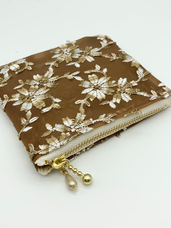 ミニセミシースルーなポーチ　小花ぼかし刺繍糸のハードメッシュ　茶色　小　505 8枚目の画像