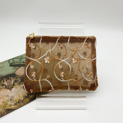 刺繍ハードメッシュ　茶色小花ぼかし刺繍　軽いセミシースルーのフラットなポーチ　アイボリー色ファスナー　507 1枚目の画像