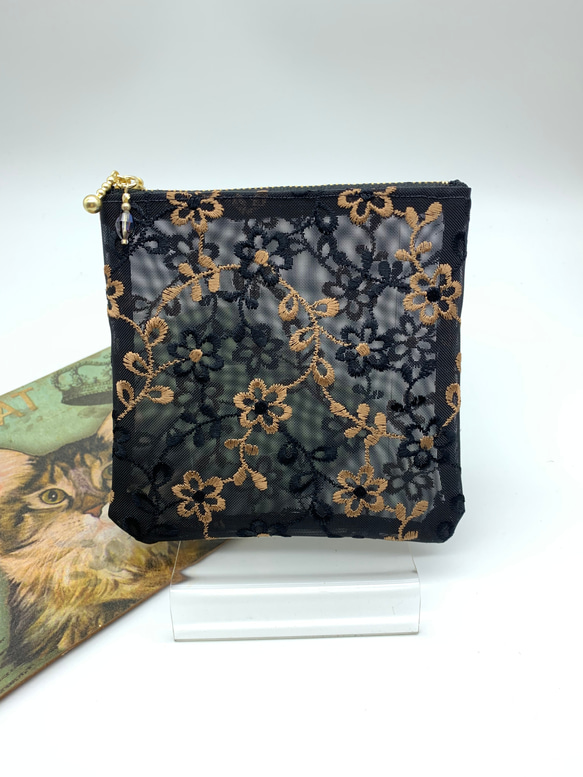 四角が使い易い　刺繍ハードメッシュ　軽いセミシースルーのフラットなポーチ　焦げ茶色ファスナー　508 2枚目の画像