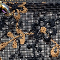 四角が使い易い　刺繍ハードメッシュ　軽いセミシースルーのフラットなポーチ　焦げ茶色ファスナー　508 5枚目の画像