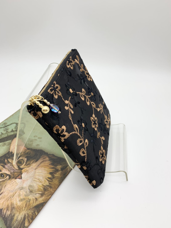 四角が使い易い　刺繍ハードメッシュ　軽いセミシースルーのフラットなポーチ　焦げ茶色ファスナー　508 1枚目の画像