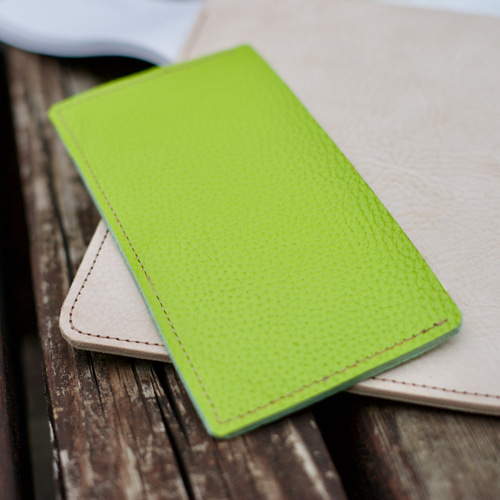 爽やかな抹茶グリーンの本革レザーのシンプル札入れ財布 紙幣お札が
