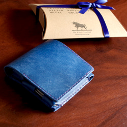 【薄型折り財布】イタリアンレザー　手縫い　名入れ無料　晴れやかブルー2024 -piccolo quadrato- 2枚目の画像