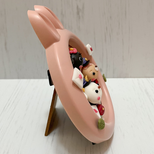 うさぎピンクフレーム 白やぎ、黒やぎ郵便屋さん☆ミニチュア 粘土細工 