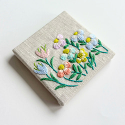 ことりと草花の刺繍パネル【Botanical】 3枚目の画像