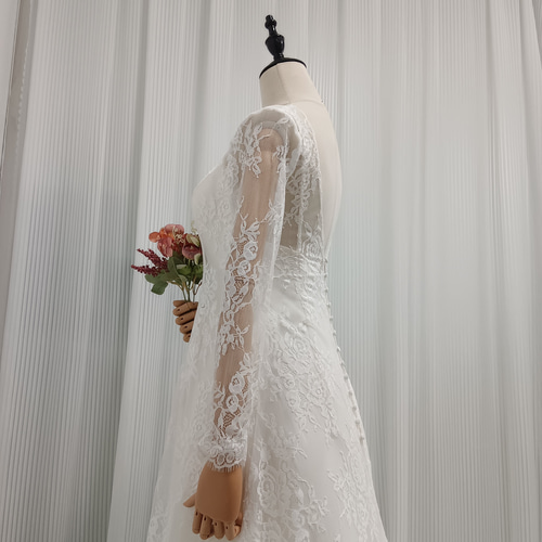 送料無料！ウエディングドレス 贅沢な小花総レース 長袖 ツーピース  