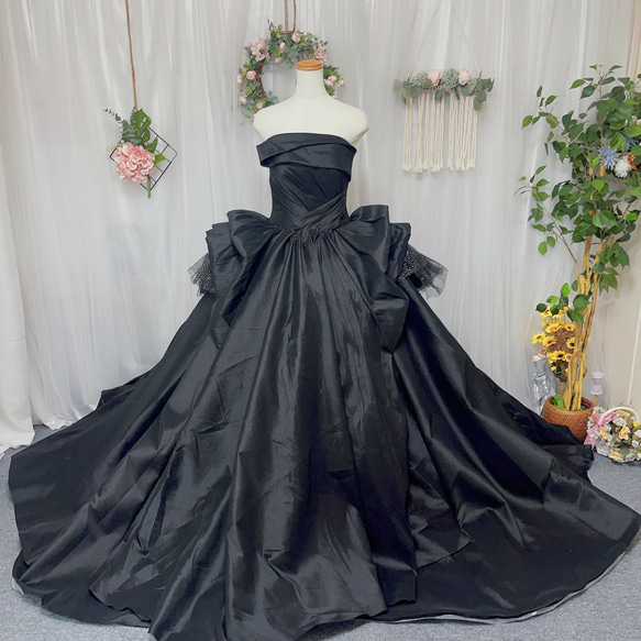 高級なカラードレス　ブラックドレス　ウェディングドレス  サイズオーダー　前取り　二次会 2枚目の画像