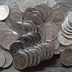 英国幸せのシックスペンス イギリス 50枚セットラッキー6ペンス コイン  本物古銭英国コイン  美品です 19.5mm 1枚目の画像