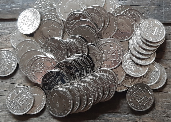英国幸せのシックスペンス イギリス 50枚セットラッキー6ペンス コイン  本物古銭英国コイン  美品です 19.5mm 3枚目の画像