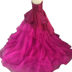 カラードレス ビビッドピンク ベアトップ チュールスカート デザイン感  プリンセスライン 結婚式 前撮り 4枚目の画像