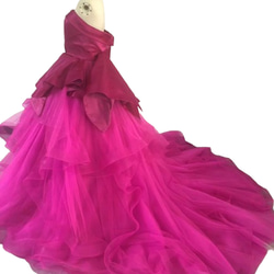 カラードレス ビビッドピンク ベアトップ チュールスカート デザイン感  プリンセスライン 結婚式 前撮り 3枚目の画像