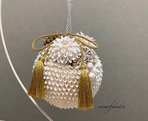 つまみ細工ボールブーケ 