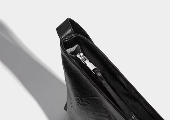 本革ショルダーバッグ   簡素なスタイルのカバン  高級感 大容量わきの下包み  通勤ハンドバッグ　革 斜めがけ　牛革 10枚目の画像
