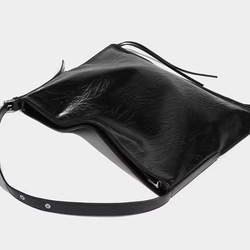 本革ショルダーバッグ   簡素なスタイルのカバン  高級感 大容量わきの下包み  通勤ハンドバッグ　革 斜めがけ　牛革 7枚目の画像
