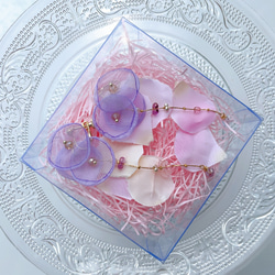 花びらとチェコガラスのピアス/イヤリング 13枚目の画像