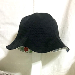 【チューリップハット】お散歩やレジャー、普段のお買い物にも活躍する折り畳める帽子　ブラック 2枚目の画像