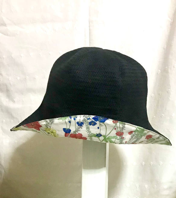 【チューリップハット】お散歩やレジャー、普段のお買い物にも活躍する折り畳める帽子　ブラック 3枚目の画像