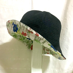 【チューリップハット】お散歩やレジャー、普段のお買い物にも活躍する折り畳める帽子　ブラック 1枚目の画像