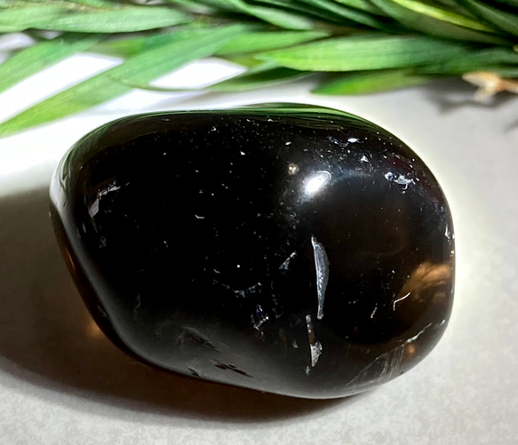 カンゴーム✨　レインボー　黒水晶　ケアンゴーム　原石　タンブル 6枚目の画像