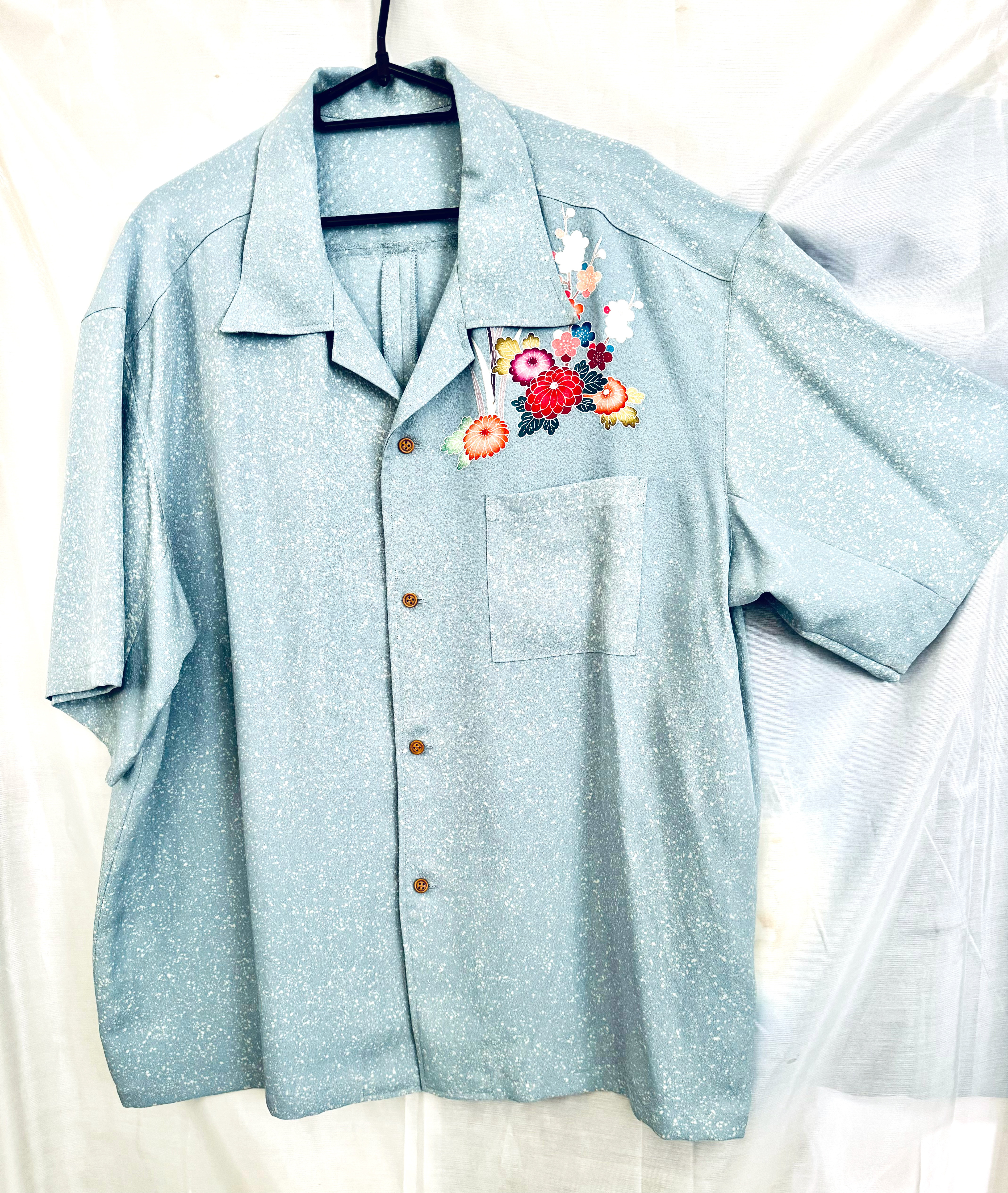 Kimonoのアロハシャツ　サイズLL  シルク着物訪問着からのリメイク