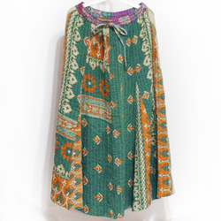 手縫いサリーパッチワークコットンスカート インド綿パッチワークスカート サリー糸刺繍スカート - トロピカルフラワー刺身刺繍 ク 1枚目の画像