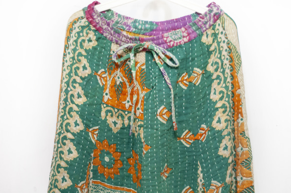 手縫いサリーパッチワークコットンスカート インド綿パッチワークスカート サリー糸刺繍スカート - トロピカルフラワー刺身刺繍 ク 11枚目の画像