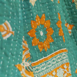 手縫いサリーパッチワークコットンスカート インド綿パッチワークスカート サリー糸刺繍スカート - トロピカルフラワー刺身刺繍 ク 5枚目の画像