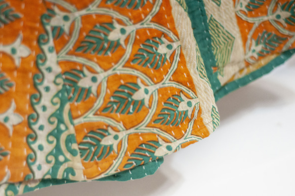 手縫いサリーパッチワークコットンスカート インド綿パッチワークスカート サリー糸刺繍スカート - トロピカルフラワー刺身刺繍 ク 9枚目の画像