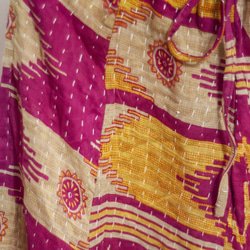 手縫いサリーパッチワークコットンスカート インド綿パッチワークスカート サリー糸刺繍スカート - トロピカルフラワー刺身刺繍 ク 9枚目の画像