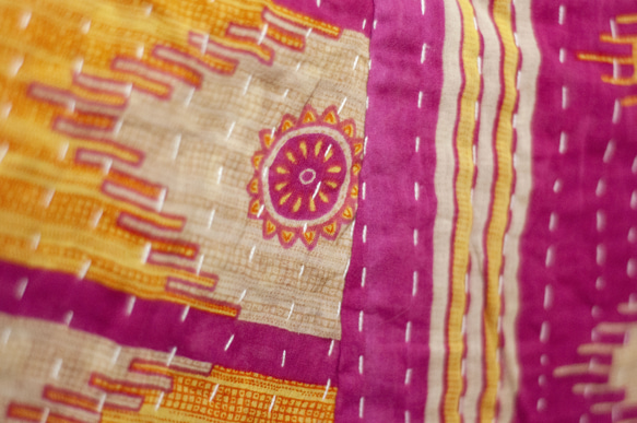 手縫いサリーパッチワークコットンスカート インド綿パッチワークスカート サリー糸刺繍スカート - トロピカルフラワー刺身刺繍 ク 17枚目の画像