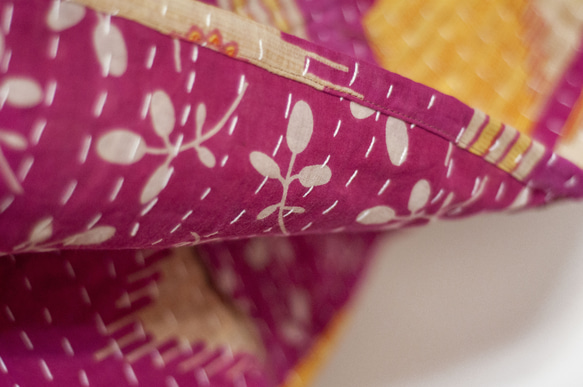 手縫いサリーパッチワークコットンスカート インド綿パッチワークスカート サリー糸刺繍スカート - トロピカルフラワー刺身刺繍 ク 8枚目の画像