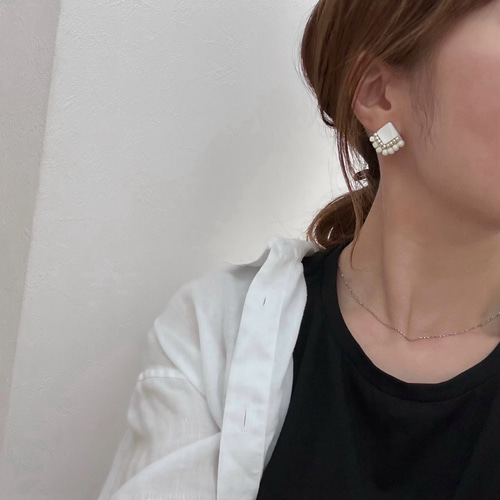 天然シェル＊マザーオブパールの軽いビーズ刺繍（ホワイト）ピアス