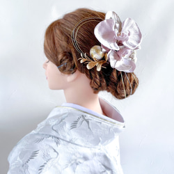 胡蝶蘭の髪飾り 成人式・結婚式・卒業式に ピンク 和風 和装 アーティフィシャルフラワー 3枚目の画像