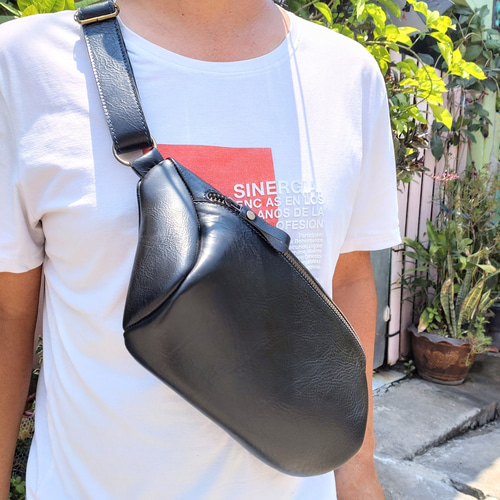 ハンドメイド　ボディバッグ　本革　クリーマー　特大　ブルー　新品1021 本革レザー】☆大容量☆Lサイズ☆男女兼用☆ダブルファスナー仕様